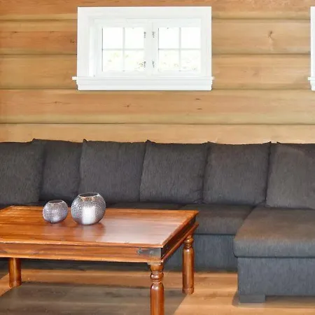 Sleeps 10 *